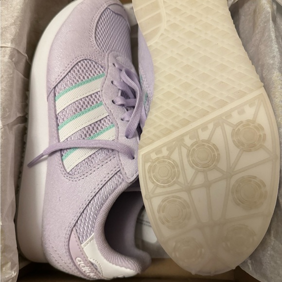 Adidas Tennis shoes - Picture 2 of 3